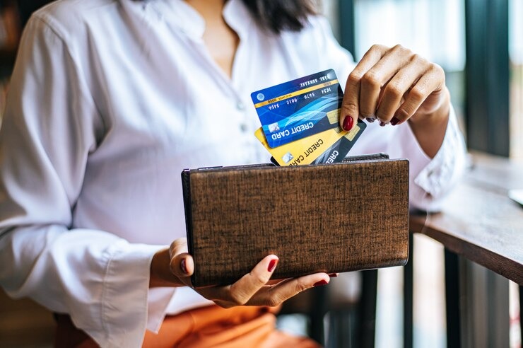 Guide to withdrawing cash from an HDFC credit card